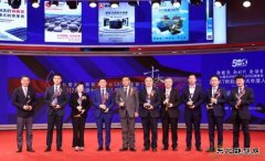 协鑫集团副董事长朱钰峰荣膺“2017新C7娱乐十大年度人物”