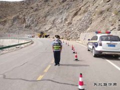 富蕴执法大队：节日我在岗 排隐患保畅通